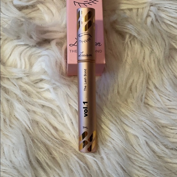 Liaison Lash Bond - Picture 4 of 5